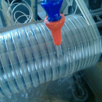 шланга всасывания PVC 30m труба спирального пластиковая делая машину